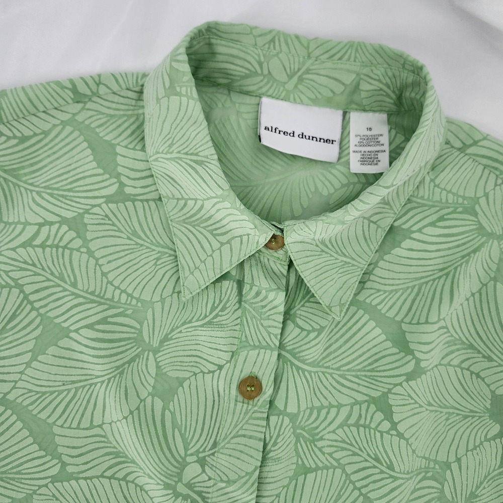 Alfred Dunner Womens Tropical Leaf Burnout Top Size 10 Green Resort Coastal